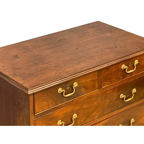 893 - A fine proportioned George III mahogany chest of drawers. Circa 1780-1800. 87.5x49.5x85cm