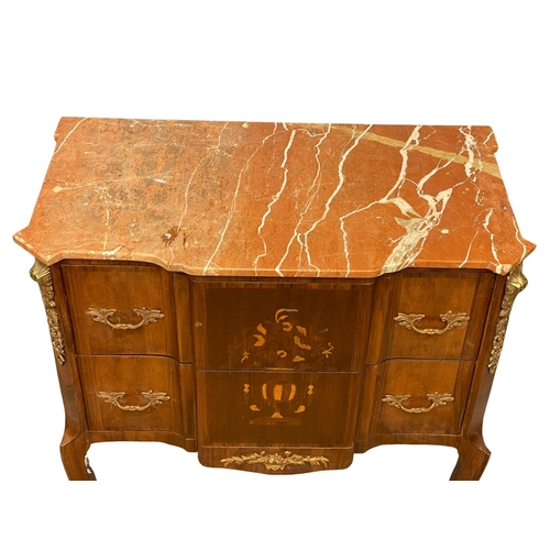 902 - An 18th century style French marble top chest of drawers with brass mounts. 81x43x86cm