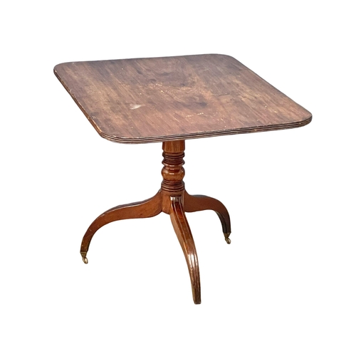 936 - A George III mahogany tilt top pedestal table. Circa 1790-1800. 93.5x74x72cm