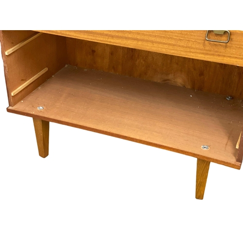 951 - An Avalon Mid Century teak chest of drawers. 82x44x94cm