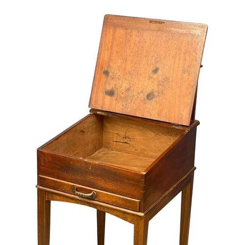 983 - A late Victorian mahogany clerks desk. 59x53x118cm