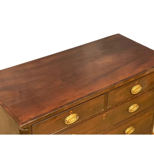 1090 - A good quality George III mahogany chest of drawers on bracket feet. Circa 1800. 110x50x86cm