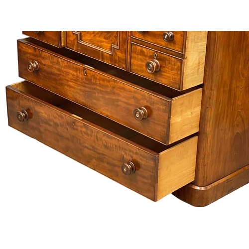 1057 - A large Victorian mahogany chest of drawers. 116.5x52.5x95.5cm