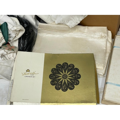 780B - A large quantity of mostly Irish vintage linen, including Shamrock and Richlin.