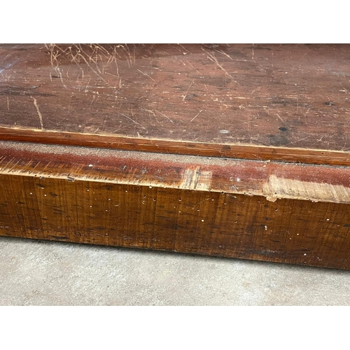 1101 - A Victorian mahogany chiffonier with 2 drawers. 129x50x172cm