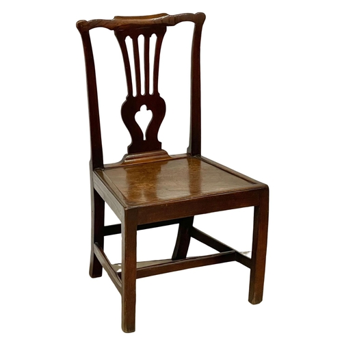 1103 - A George III 18th century Elm Country House side chair. Circa 1780.