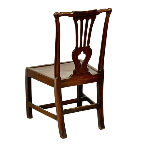 1103 - A George III 18th century Elm Country House side chair. Circa 1780.