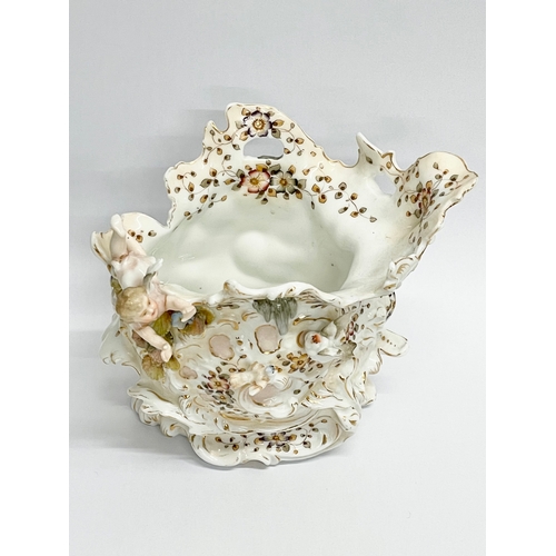 12 - A late 19th century Volkstedt German porcelain bowl. Circa 1880. 14x11.5cm