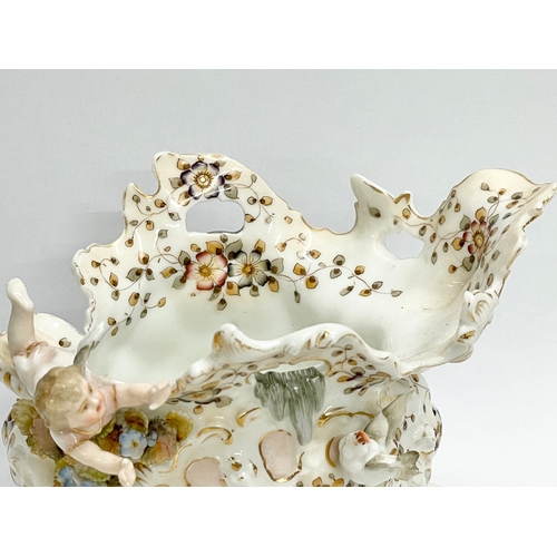 12 - A late 19th century Volkstedt German porcelain bowl. Circa 1880. 14x11.5cm