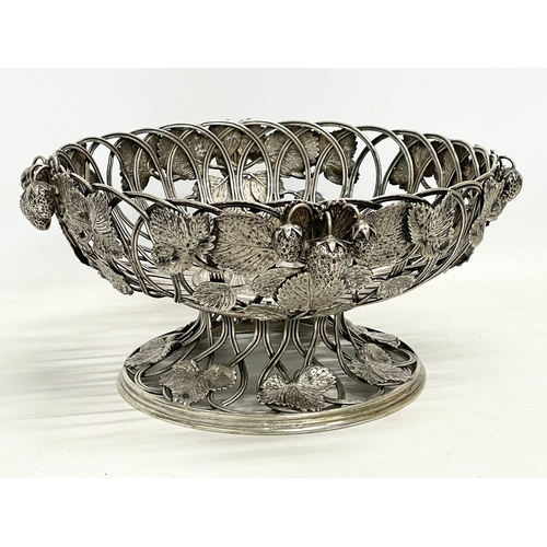 17 - A good quality late 19th century pierced silver plated bowl. 27x12cm