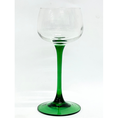 117 - A set of 9 vintage French crystal wine glasses with green stems, by Luminarc. 1970’s. 16.5cm