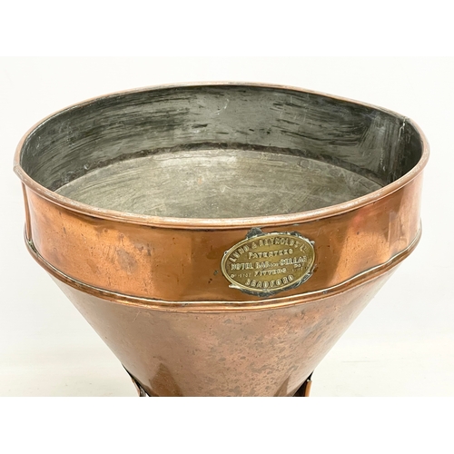 160 - A large early 20th century copper beer funnel by Lund & Reynolds LTD. 31x29x33cm