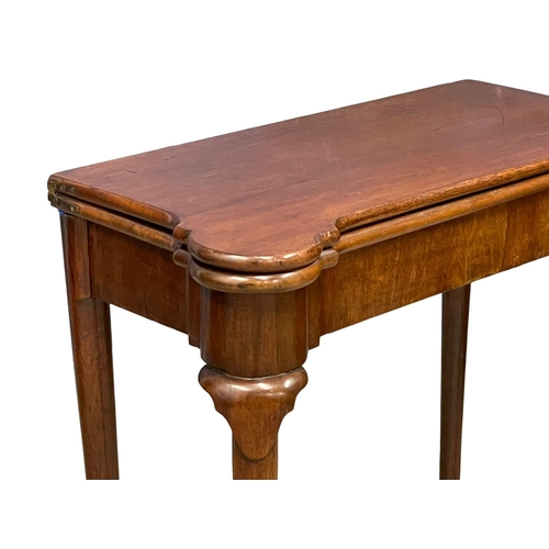 814 - A Robert Strahan of Dublin late 18th century mahogany turnover games table.  Circa 1770-1780.  83x39... 