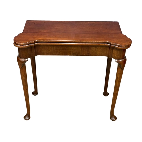 814 - A Robert Strahan of Dublin late 18th century mahogany turnover games table.  Circa 1770-1780.  83x39... 