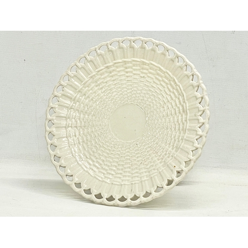 254A - A 1st period Belleek Pottery comport. Circa 1891. 26x17cm