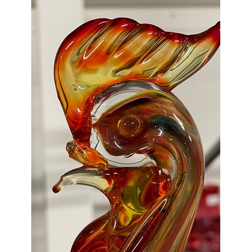 167 - 2 vintage Murano Glass roosters. Largest 26cm