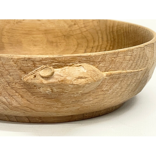 1 - A Robert ‘Mouseman’ Thompson oak bowl. 16x15x4.5cm