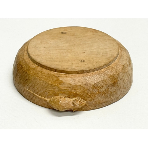 1 - A Robert ‘Mouseman’ Thompson oak bowl. 16x15x4.5cm