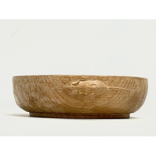 1 - A Robert ‘Mouseman’ Thompson oak bowl. 16x15x4.5cm