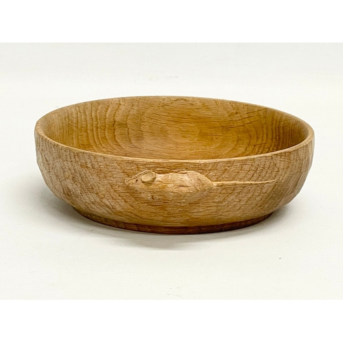 1 - A Robert ‘Mouseman’ Thompson oak bowl. 16x15x4.5cm