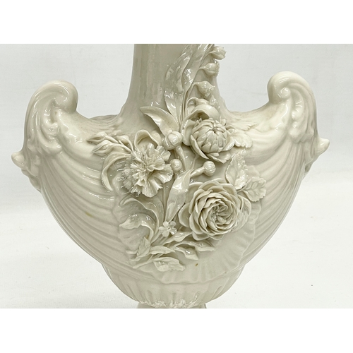 25 - A late 19th century 2nd period Belleek pottery ‘Prince Arthur’ vase. 18x27cm