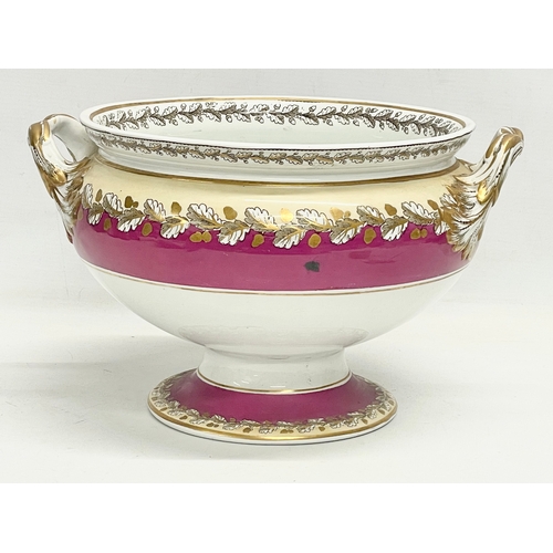 72 - A 19th century Wedgwood ‘Oak’ Pearl china jardiniere. 31x27x19cm