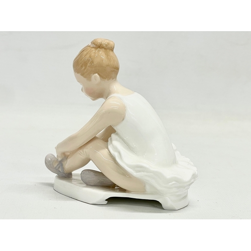 199 - 4 Royal Doulton ballerina figurines. Royal Doulton Star Performer. Royal Doulton Ballet Shoes. Royal... 