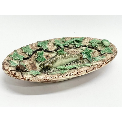 94 - A late 19th century Thomas Sergent Palissy Majolica fish design wall plaque. 15.5x9cm