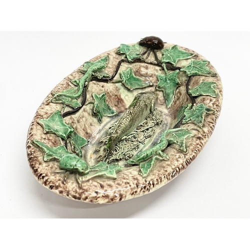 94 - A late 19th century Thomas Sergent Palissy Majolica fish design wall plaque. 15.5x9cm