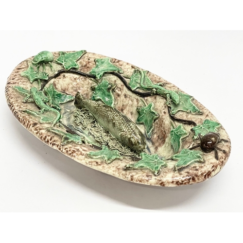 94 - A late 19th century Thomas Sergent Palissy Majolica fish design wall plaque. 15.5x9cm