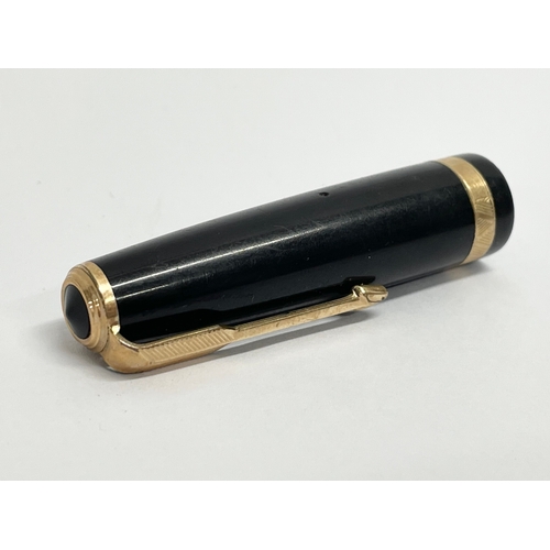 153 - A Parker 14ct gold nib fountain pen.