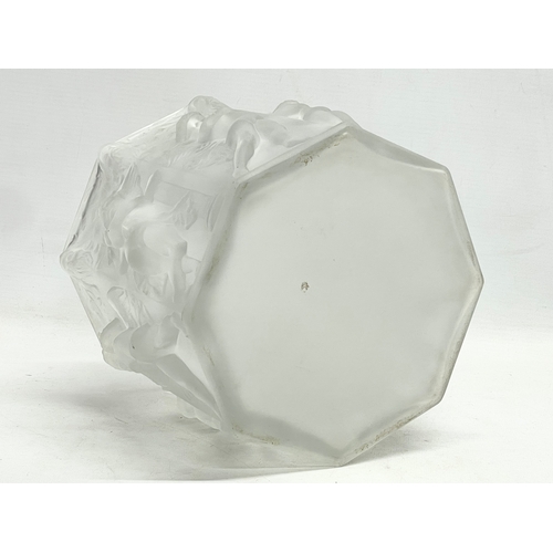 258 - A large vintage Frosted Glass Putti vase. Possibly by Hoffman & Schlevogt Ingrid. 21x19cm