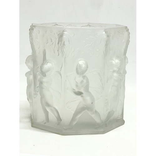 258 - A large vintage Frosted Glass Putti vase. Possibly by Hoffman & Schlevogt Ingrid. 21x19cm