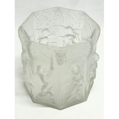 258 - A large vintage Frosted Glass Putti vase. Possibly by Hoffman & Schlevogt Ingrid. 21x19cm