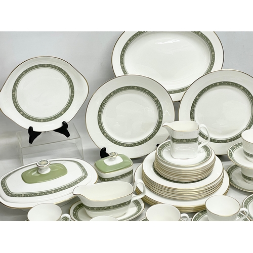 287 - A 42 piece Royal Doulton ‘Rondelay’ tea and dinner service. 6 dinner plates. Platter. 6 salad plates... 