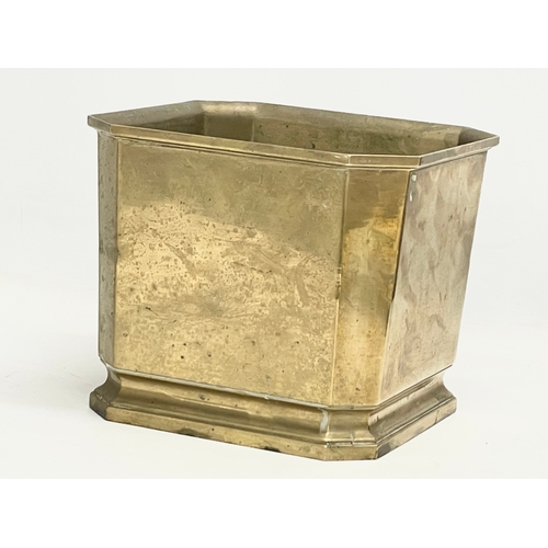 59 - An early 20th century heavy brass jardiniere. Circa 1900-1920 22.5x22.5x19cm