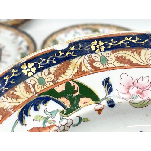 313 - A collection of 19th century Ashworth Real Ironstone China dinnerware. Circa 1862-1890. 6 dinner pla... 