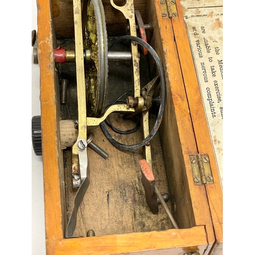 117 - A late 19th century Medical Magneto Electric Machine. 22x10x11cm