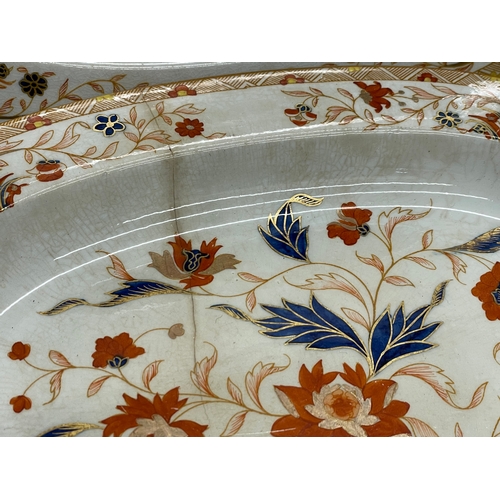 327 - 6 18th century early Wedgwood platters. Circa 1759-1769. 33cm.