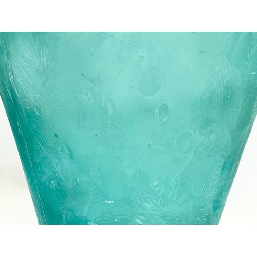 392 - A large early 20th century grass pattern glass vase. 19x32.5cm.