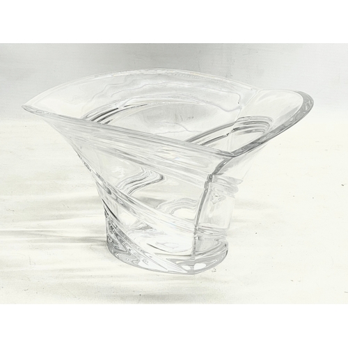 593 - A Waterford Marquis ‘Trillium’ Crystal bowl in box. Bowl measures 23x24x13.5cm