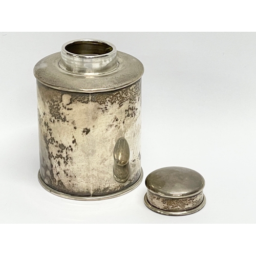 306 - An early 20th century London silver talc canister. Dated 1916. 98 grams. 10.5cm