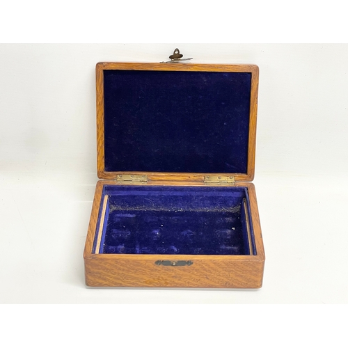 190 - A Victorian oak box. From John Kenyon & Co, Sheffield. 19.5x14.5x6cm