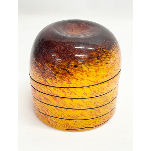 212 - A vintage Swedish Art Glass vase. 13x13cm