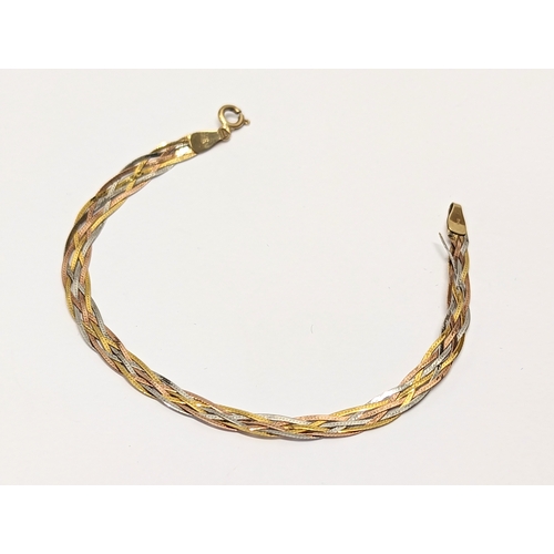 411 - A 9ct gold bracelet