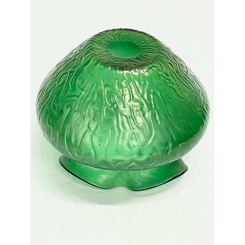 155 - A late 19th century Loetz style irredesent green Art Glass bowl. Circa 1890. 15.5x11.5cm