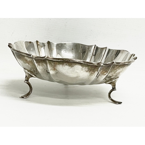 484 - A silver Art Nouveau bowl. London. 1908. 247 grams. 18.5x18.5x6cm