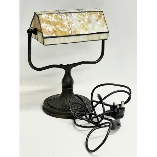 200 - A Tiffany style desk lamp. 26x32cm