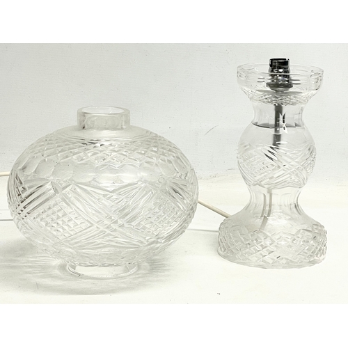 290 - A large Tyrone Crystal ‘Slieve Donard’ table lamp. 41cm