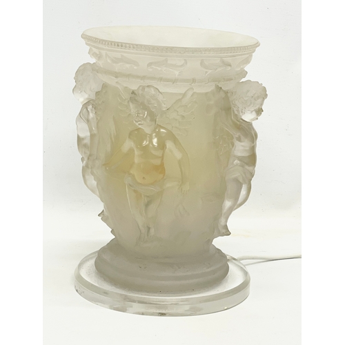 150F - A large vintage Lalique style table lamp. 24x24x30cm